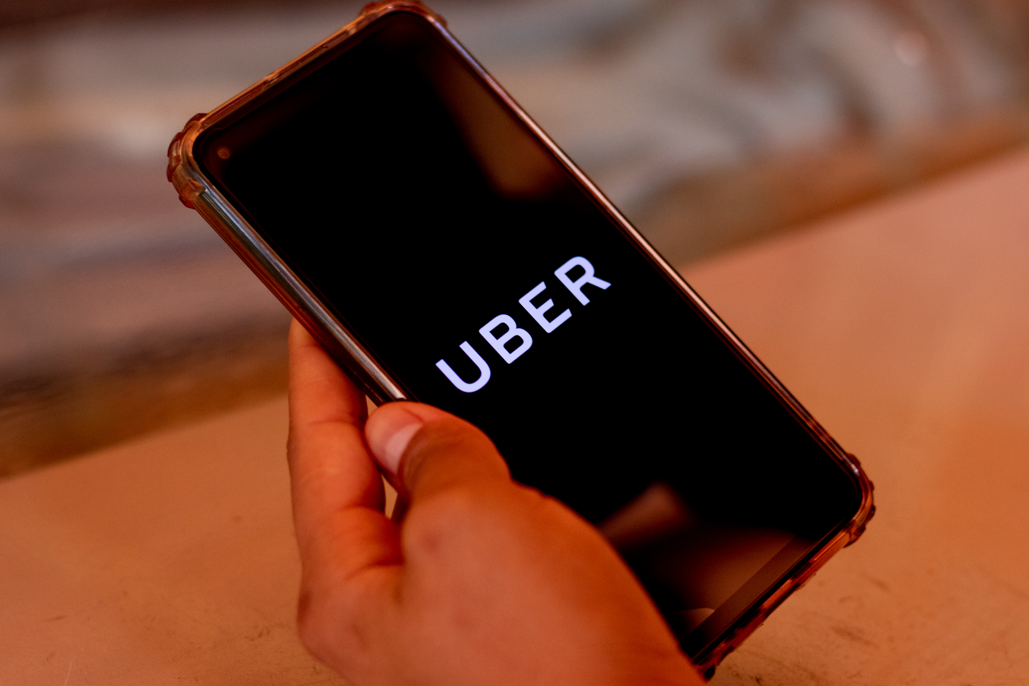 Uber toma decisão CHOCANTE diante da nova lei do salário mínimo